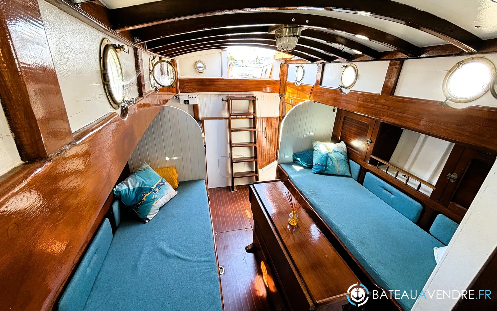 slider 18 Sirvent Tahiti Ketch