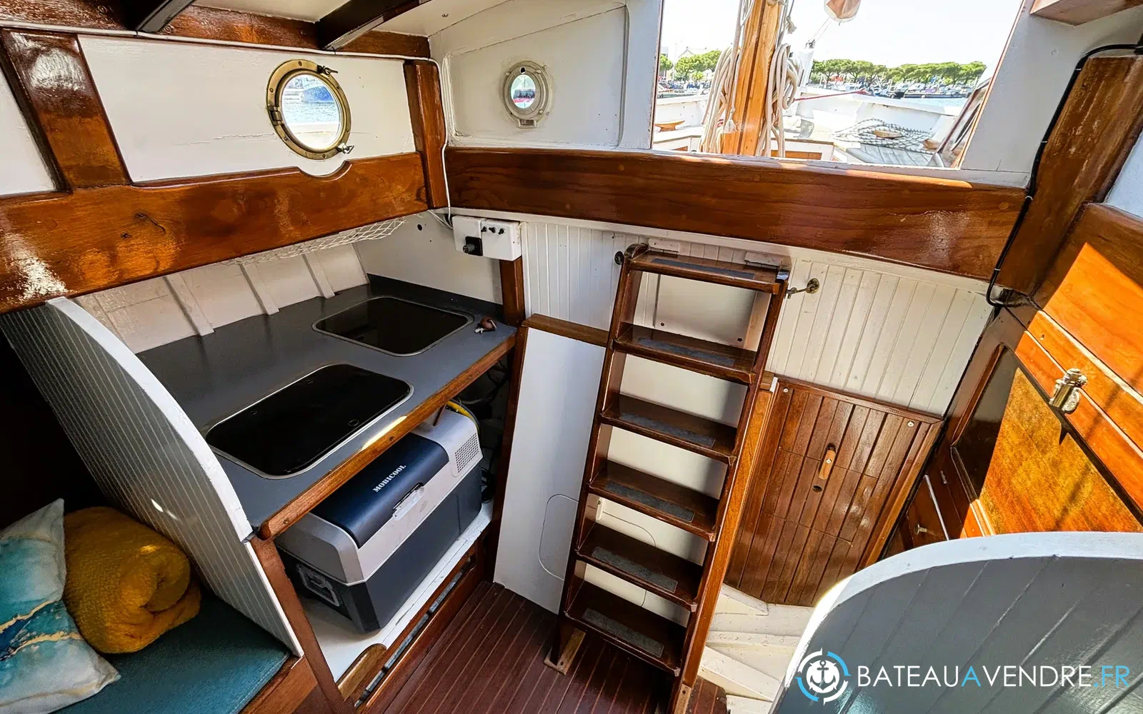 slider 23 Sirvent Tahiti Ketch