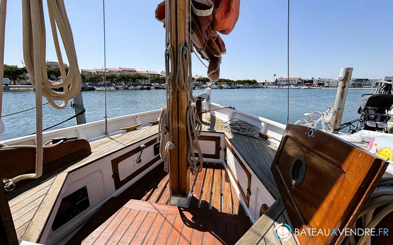slider 28 Sirvent Tahiti Ketch