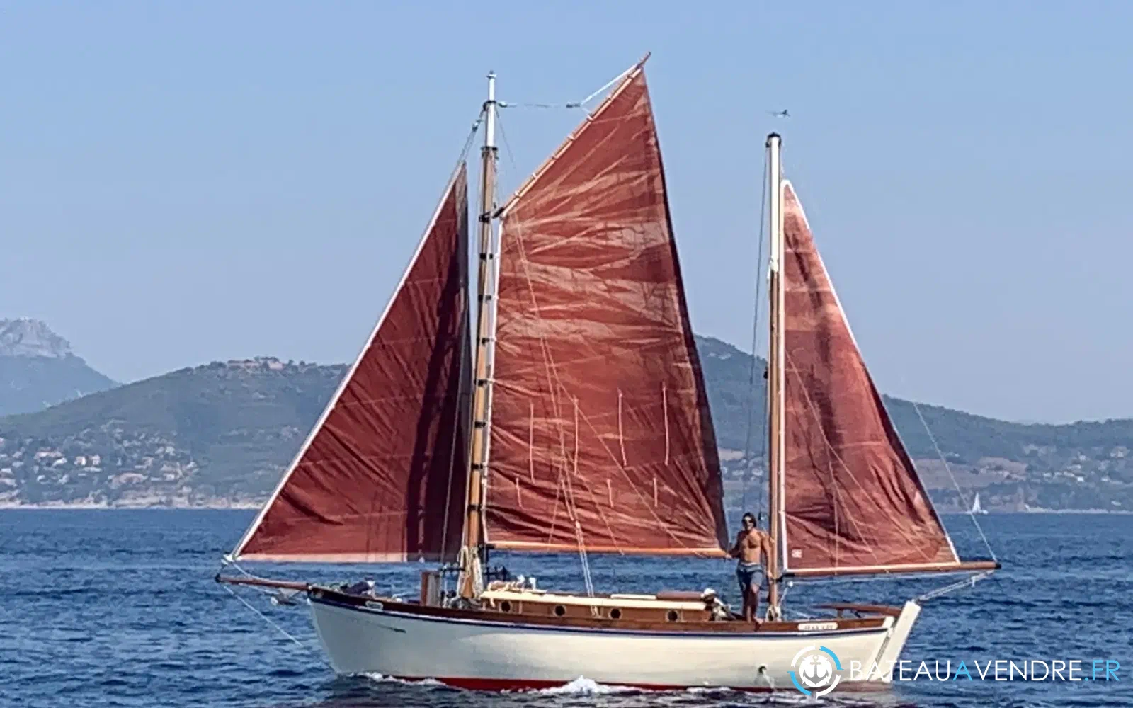 slider 1 Sirvent Tahiti Ketch