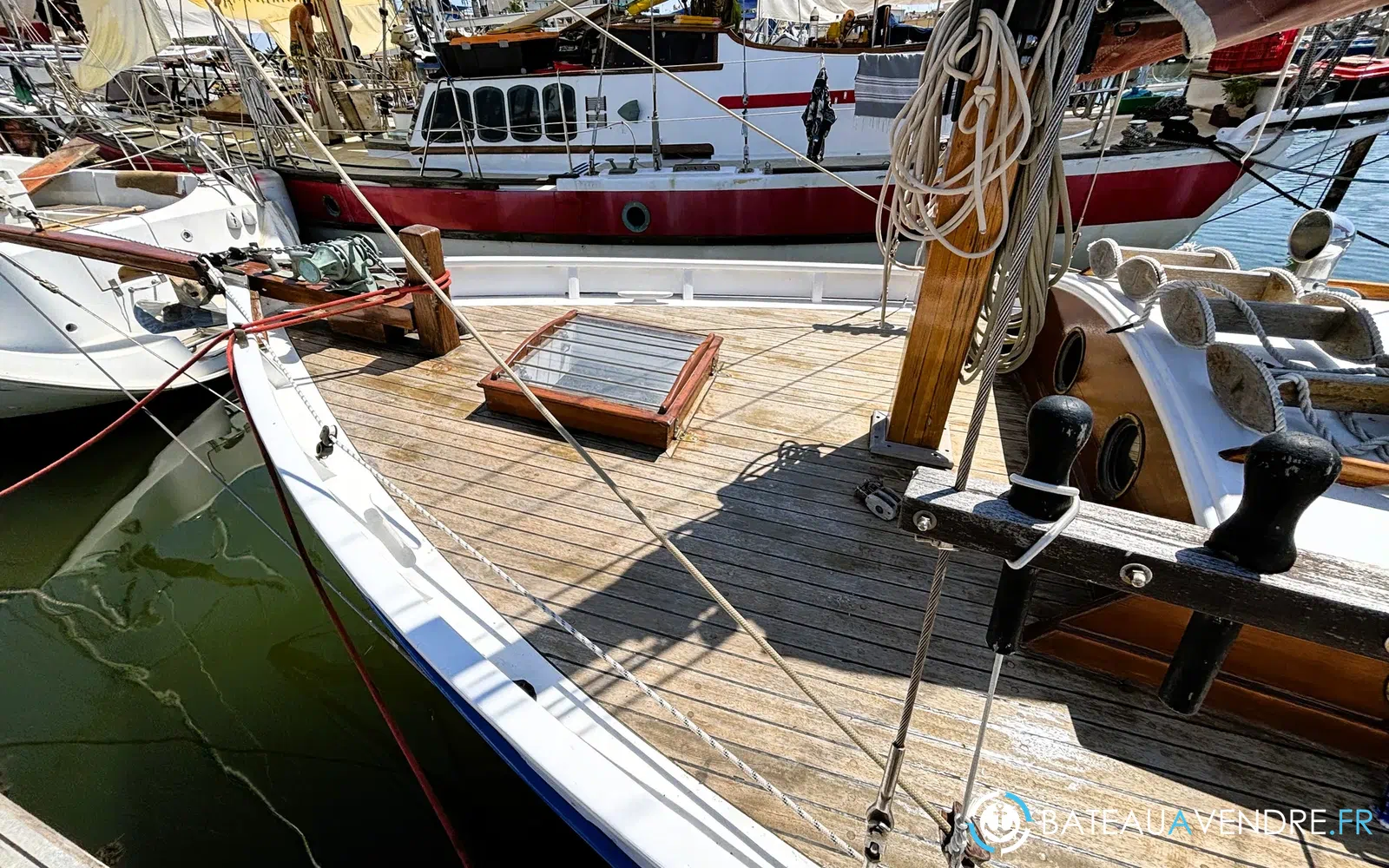 slider 5 Sirvent Tahiti Ketch