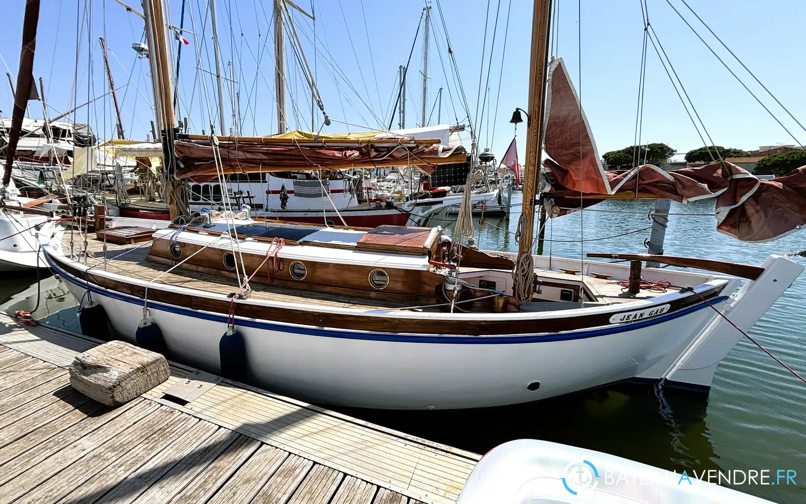 slider 4 Sirvent Tahiti Ketch
