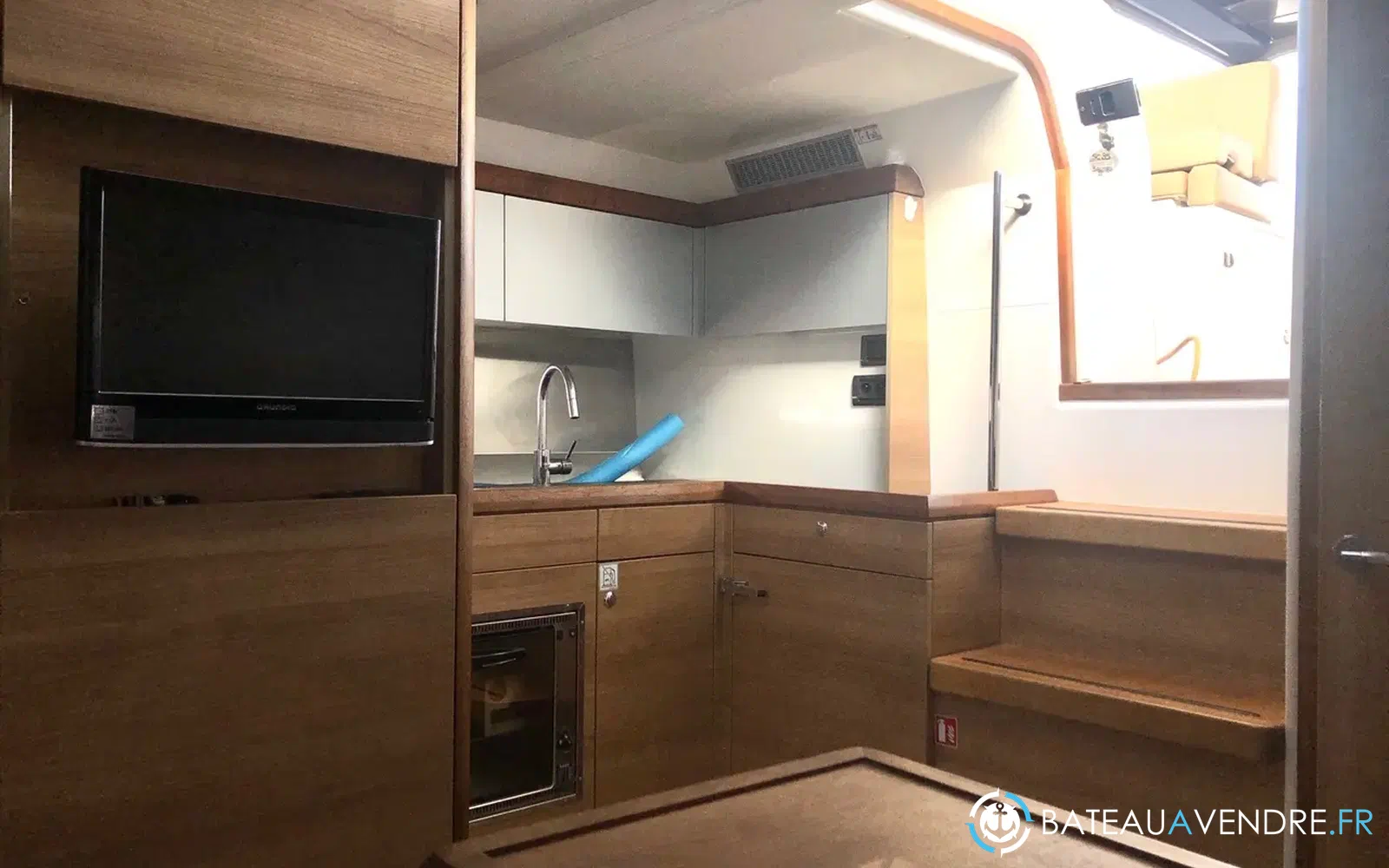 slider 9 Sealine SC 35