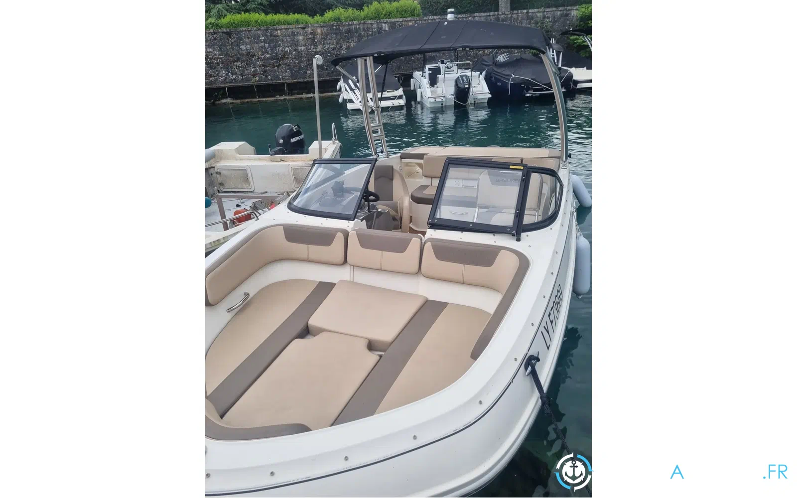 slider 8 Bayliner VR5 Bow Rider