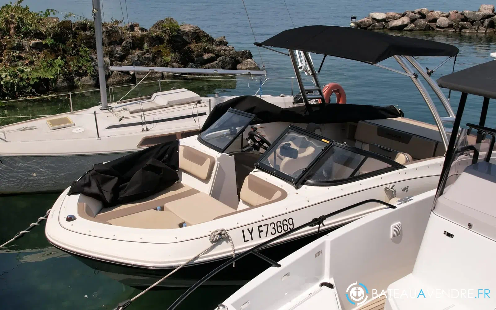 slider 0 Bayliner VR5 Bow Rider