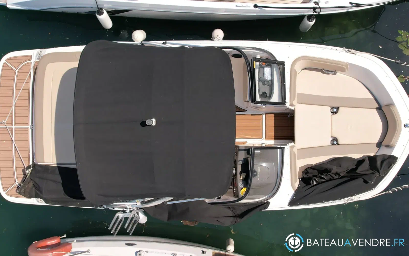 slider 1 Bayliner VR5 Bow Rider