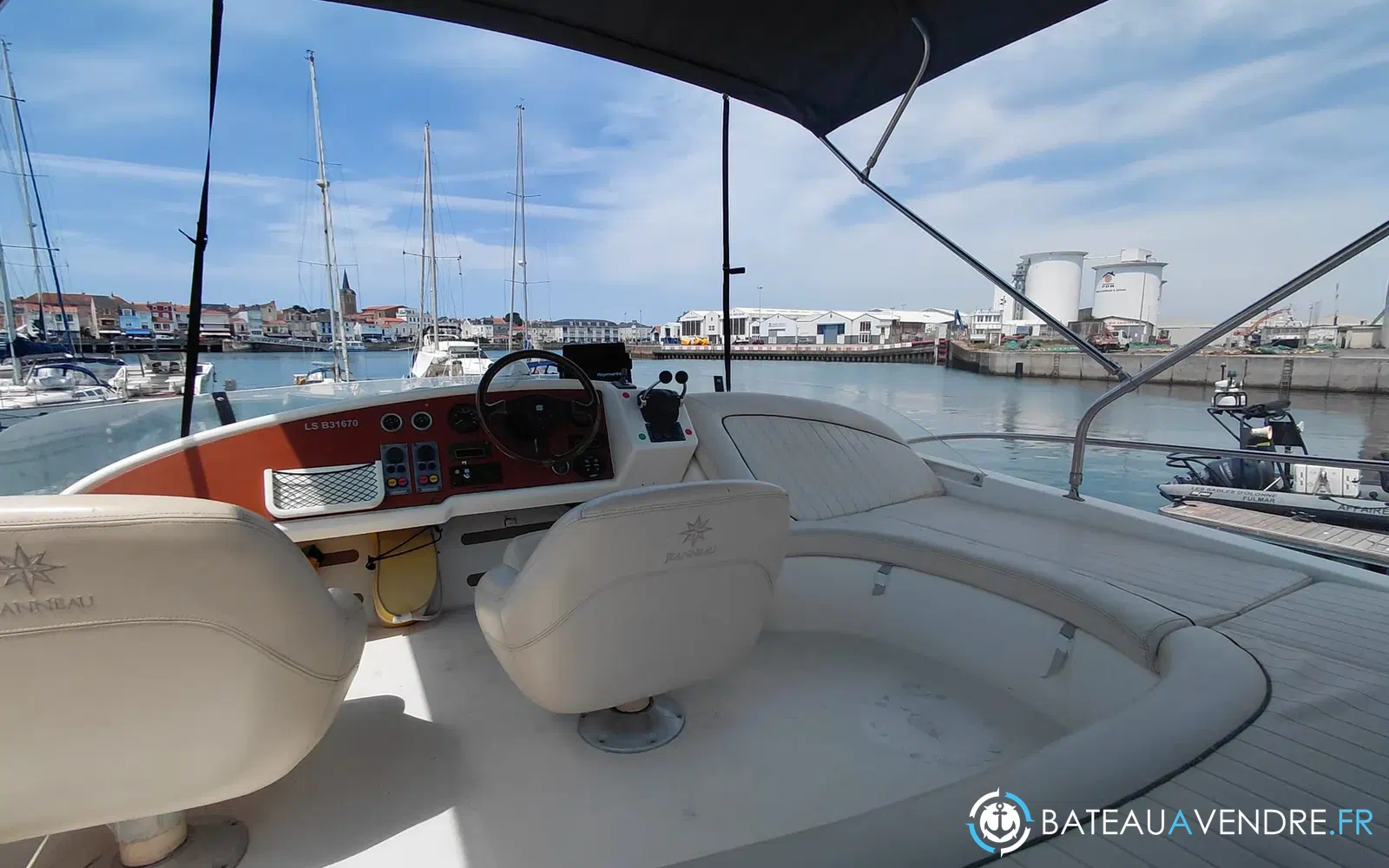 slider 23 Jeanneau Prestige 36 Fly
