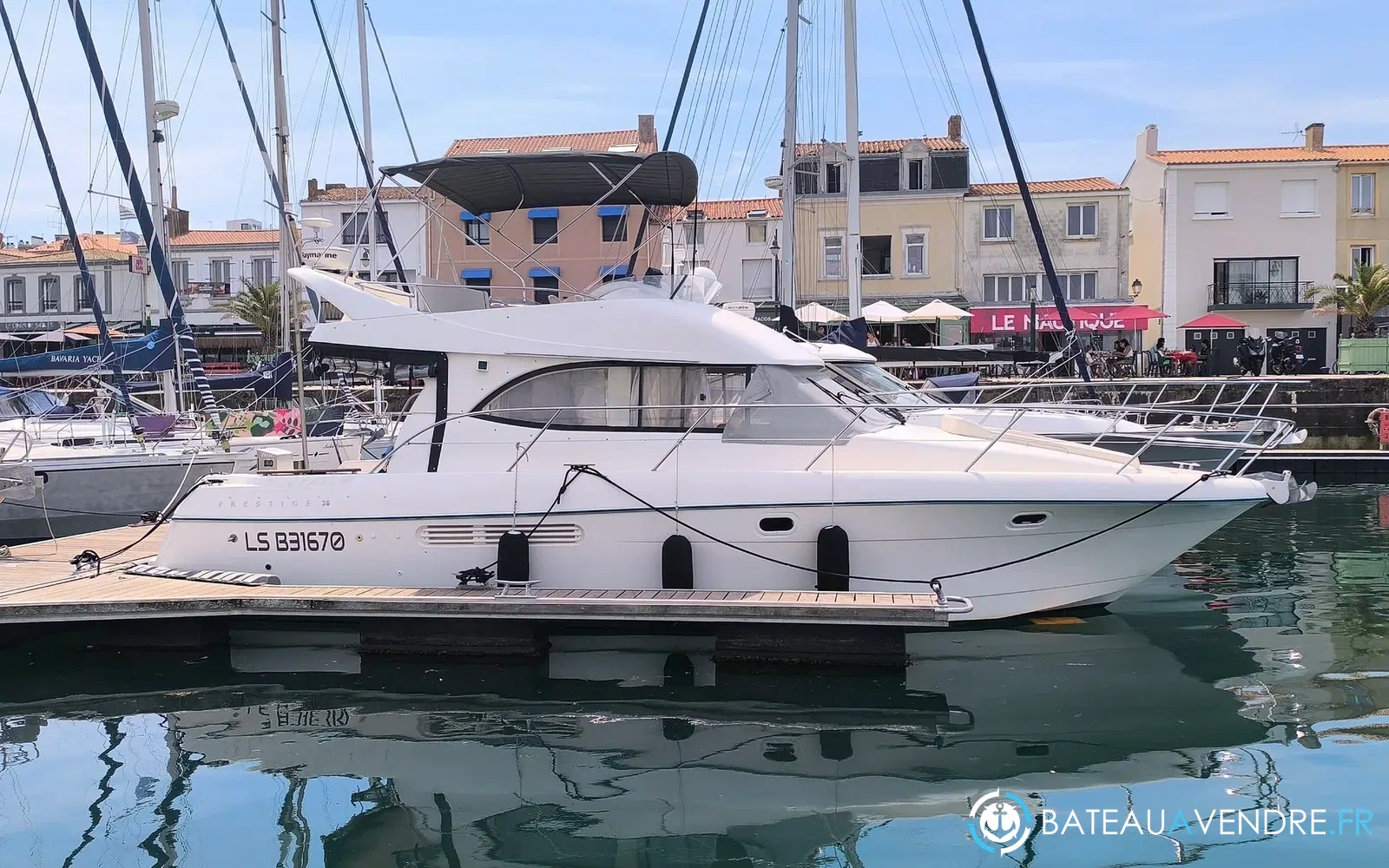 slider 6 Jeanneau Prestige 36 Fly