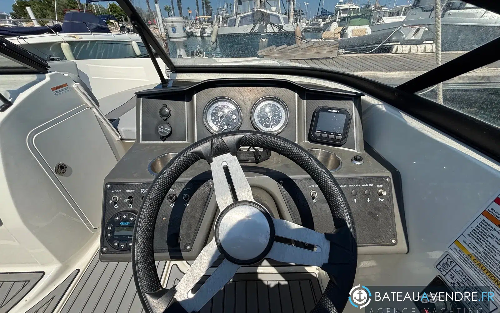 slider 9 Bayliner VR5 BOWRIDER