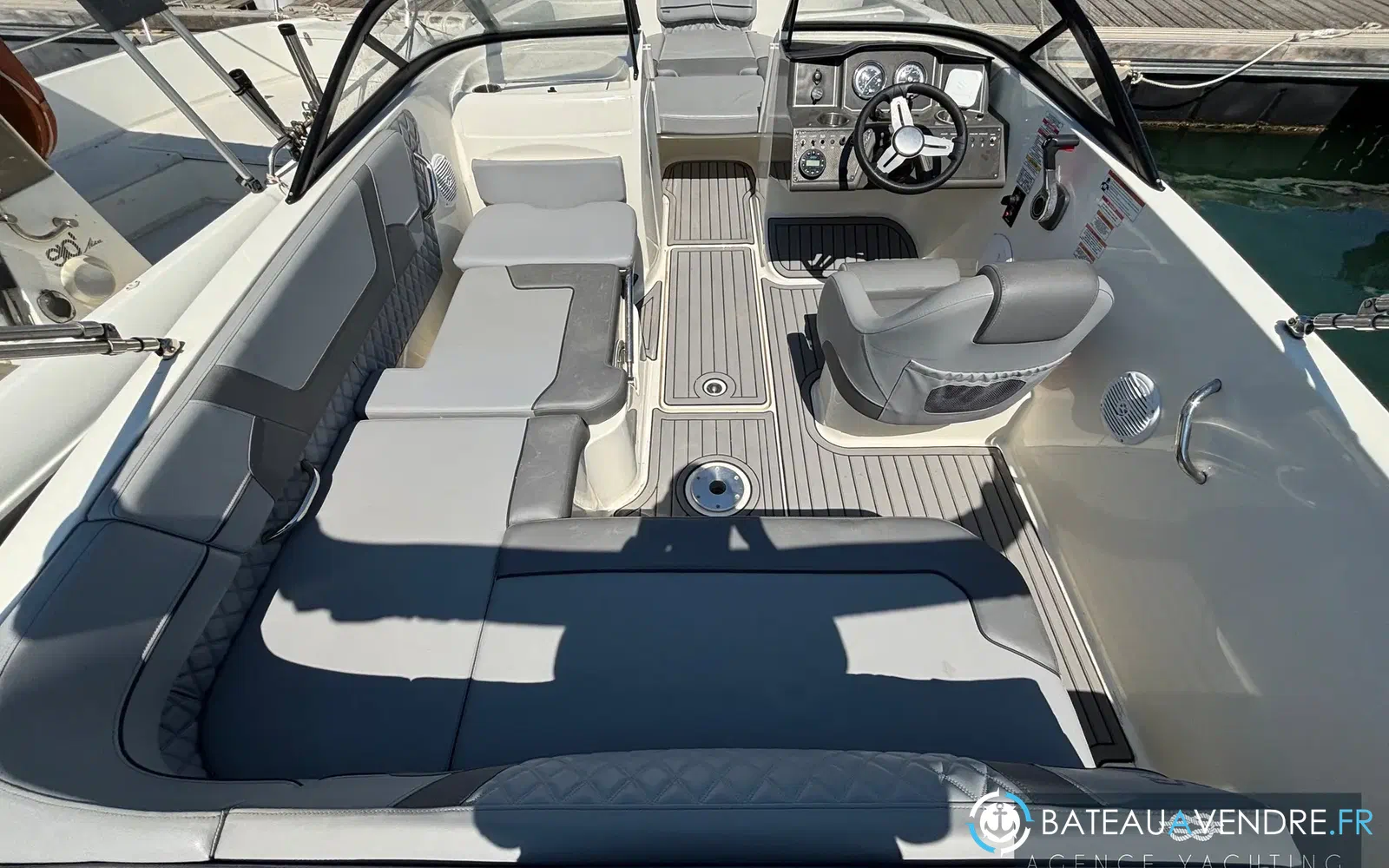 slider 3 Bayliner VR5 BOWRIDER