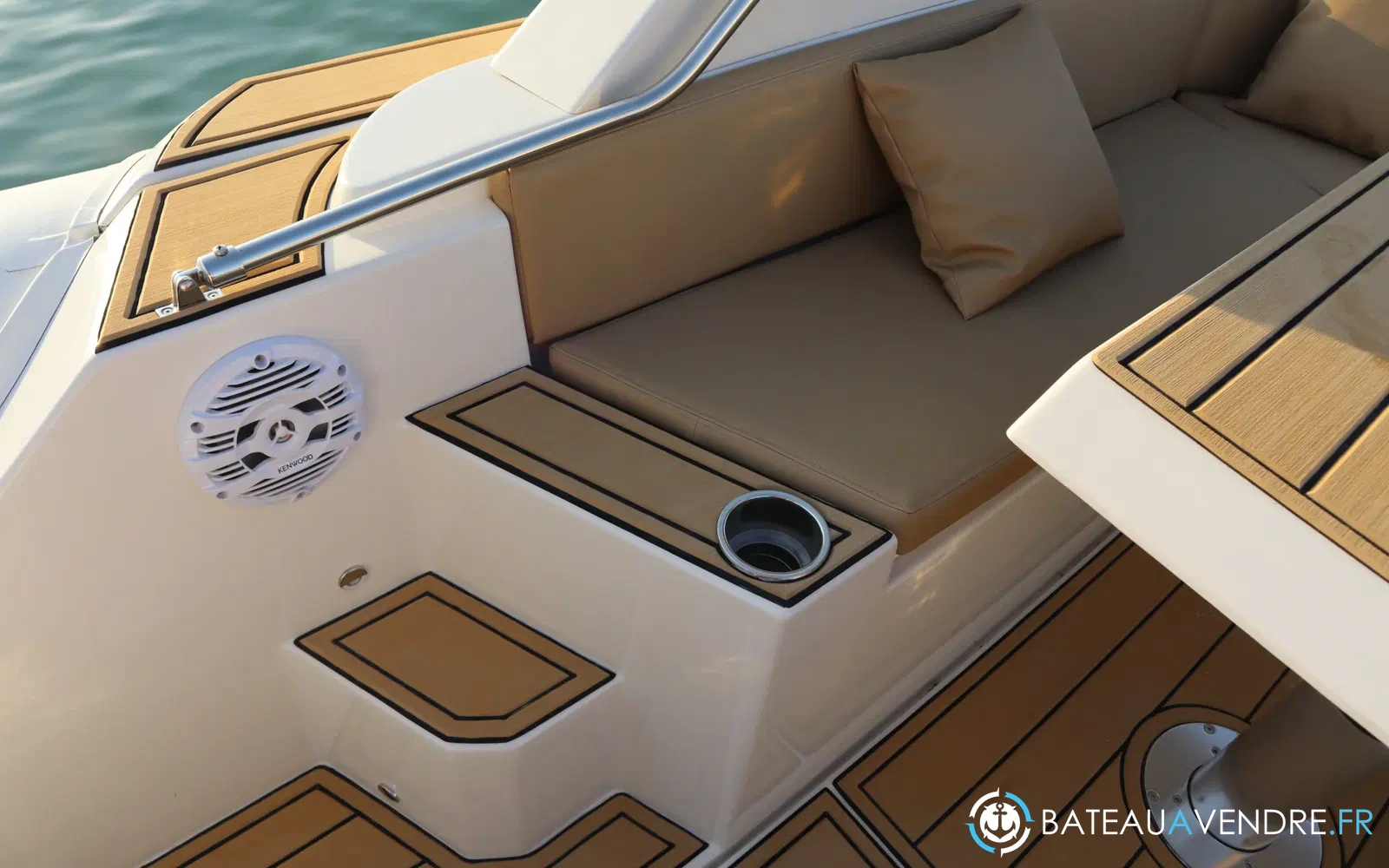 slider 17 Tiger Marine Top Line 950