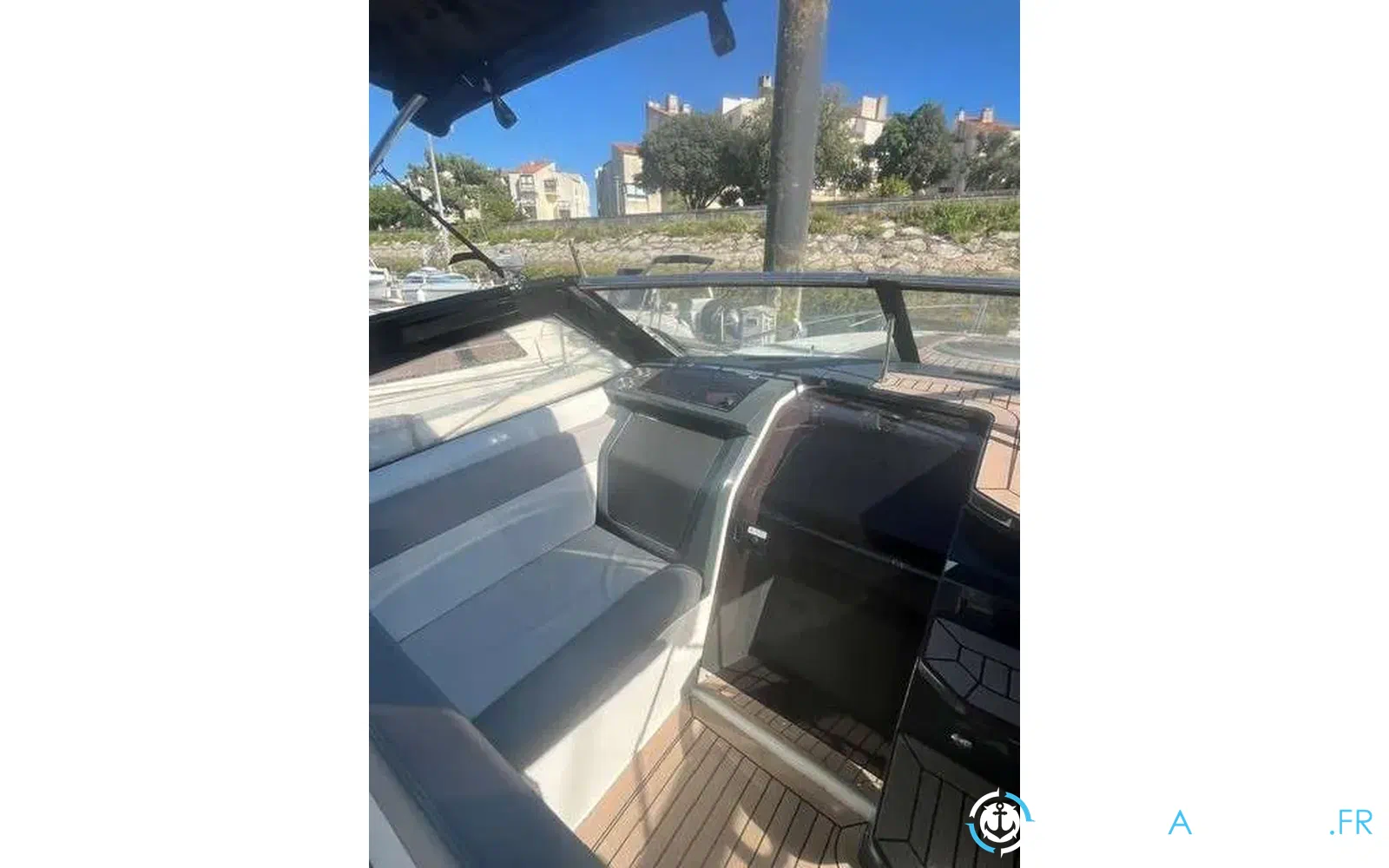 slider 9 Parker 800 Cruiser