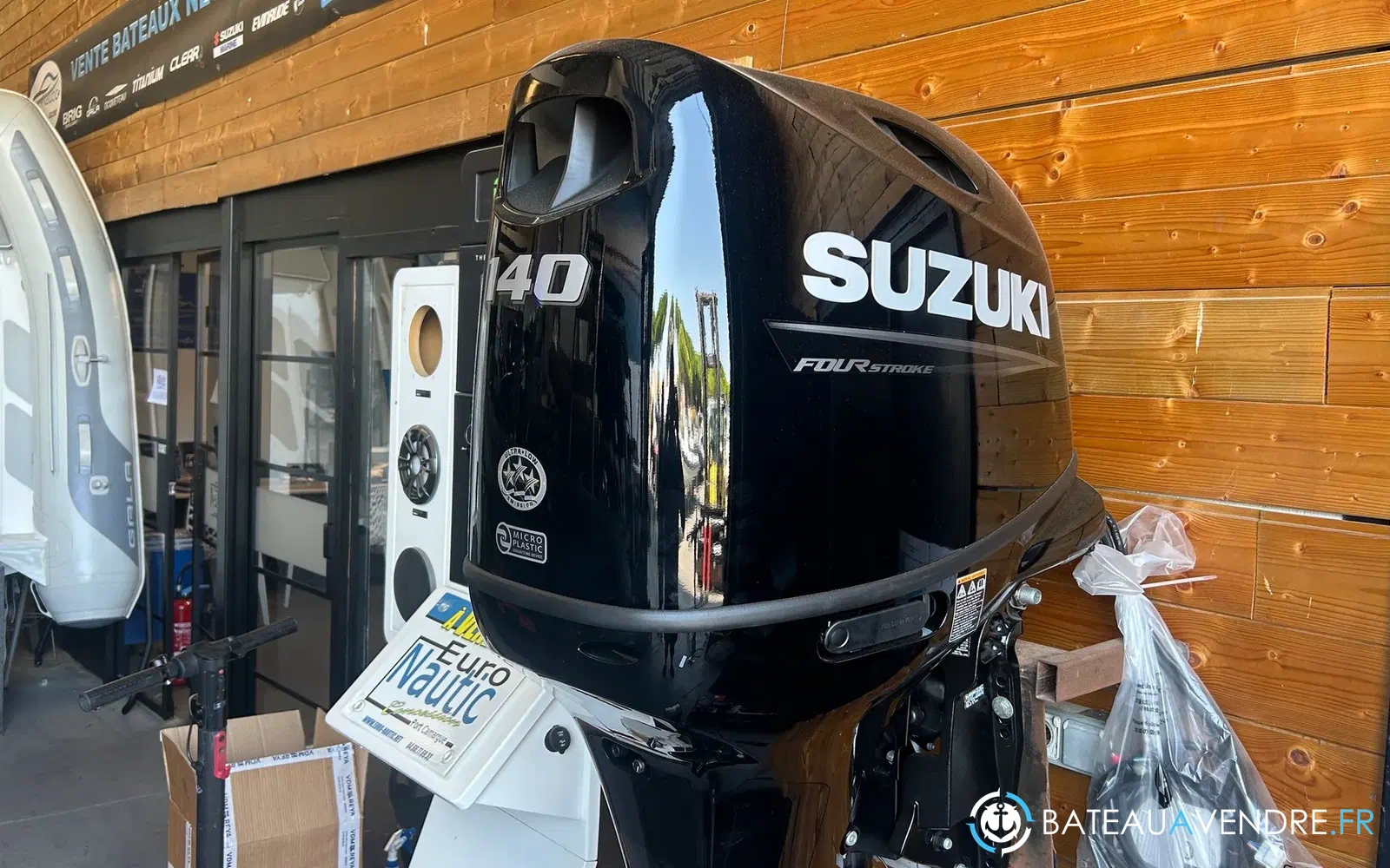slider 1 Suzuki 140