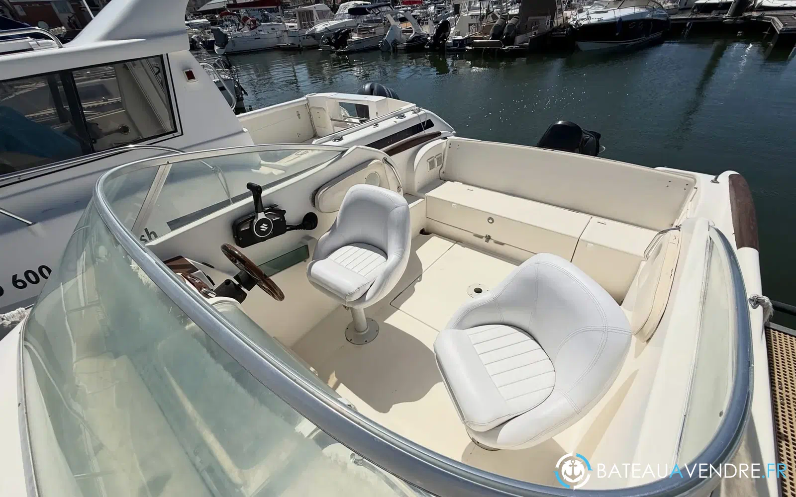 slider 8 Jeanneau Leader 605