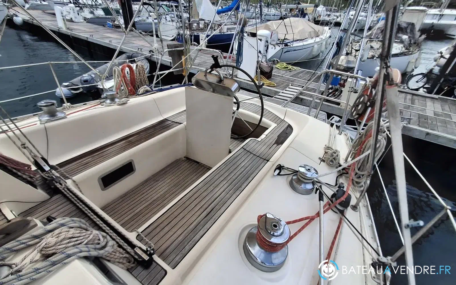 slider 10 Jeanneau Sun Kiss 45
