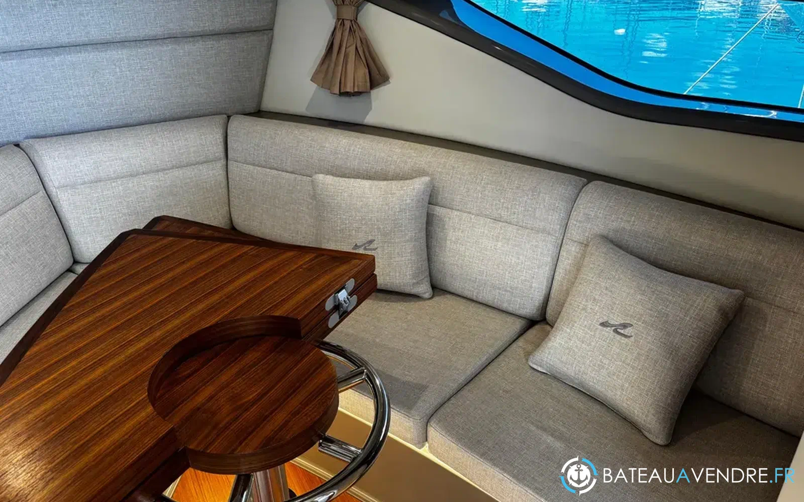slider 15 Sea Ray 320 Sundancer