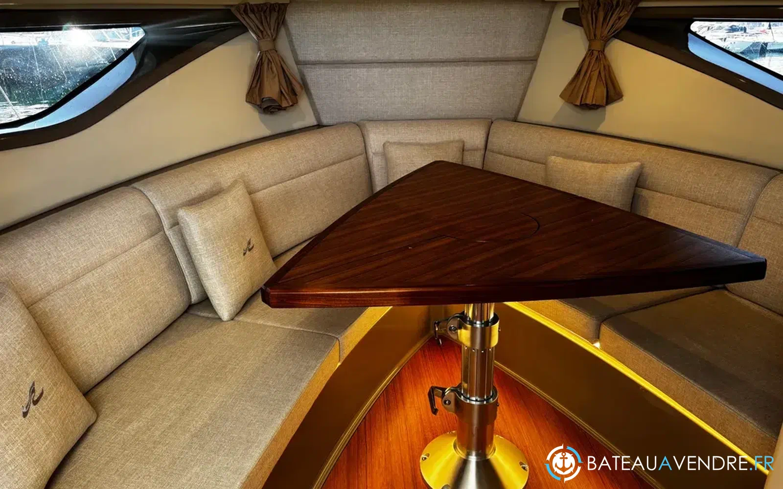 slider 16 Sea Ray 320 Sundancer