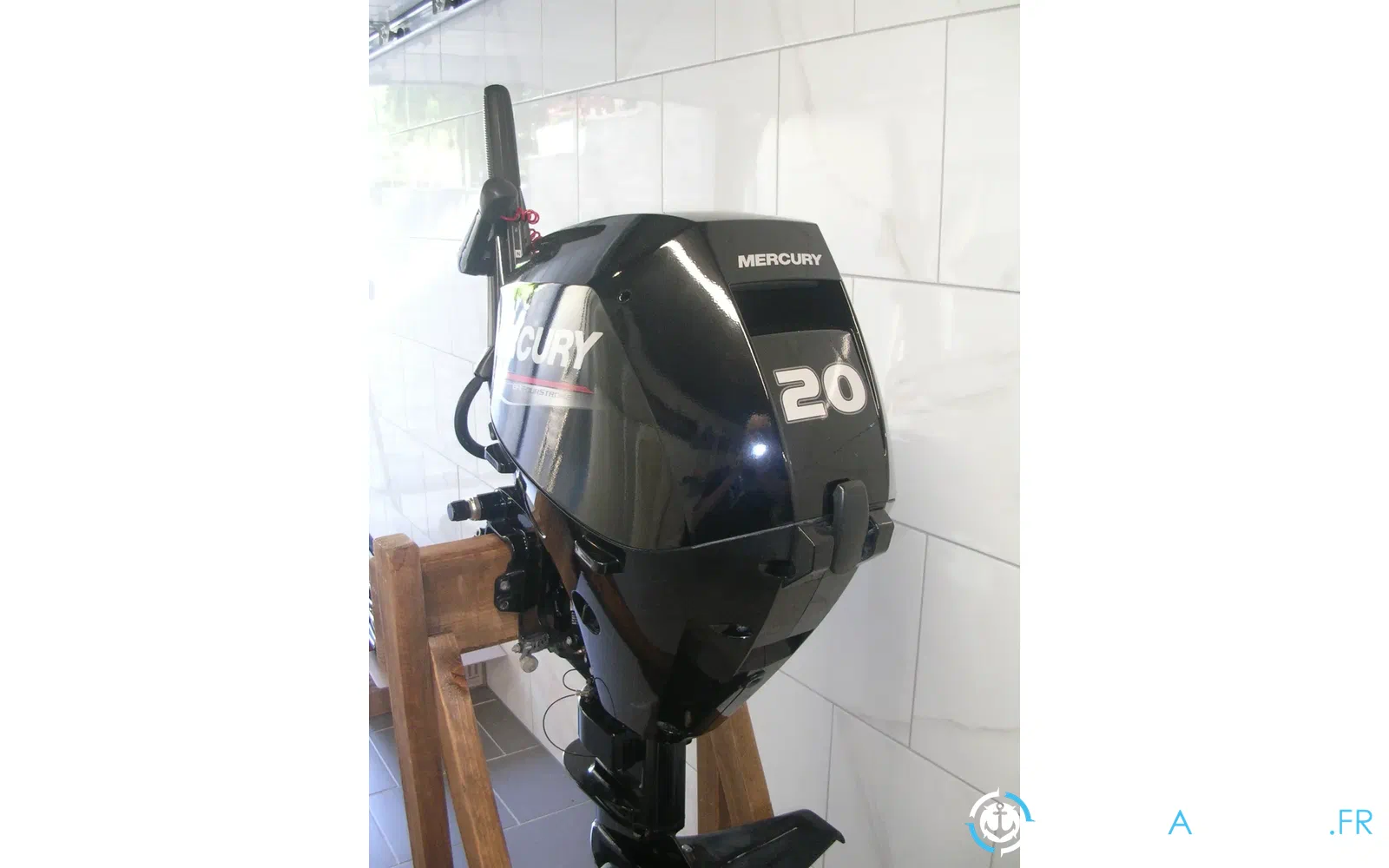 slider 1 Mercury F20 MH