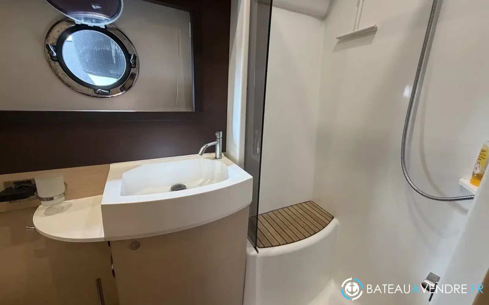 slider 28 Beneteau Monte Carlo 47 Fly