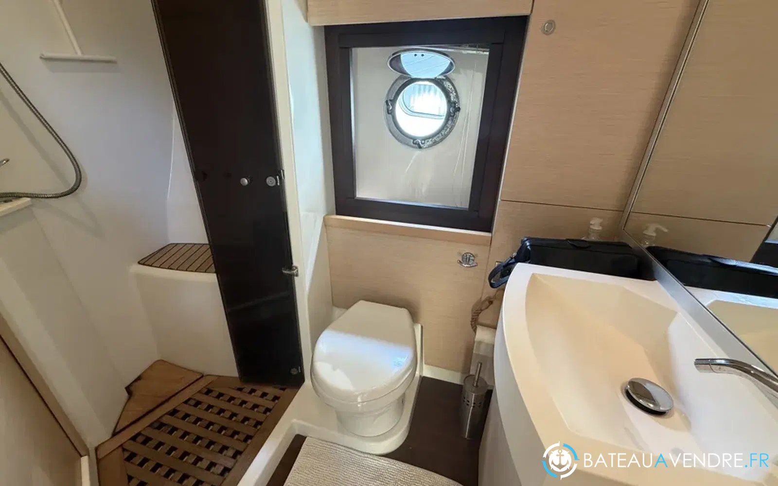slider 31 Beneteau Monte Carlo 47 Fly