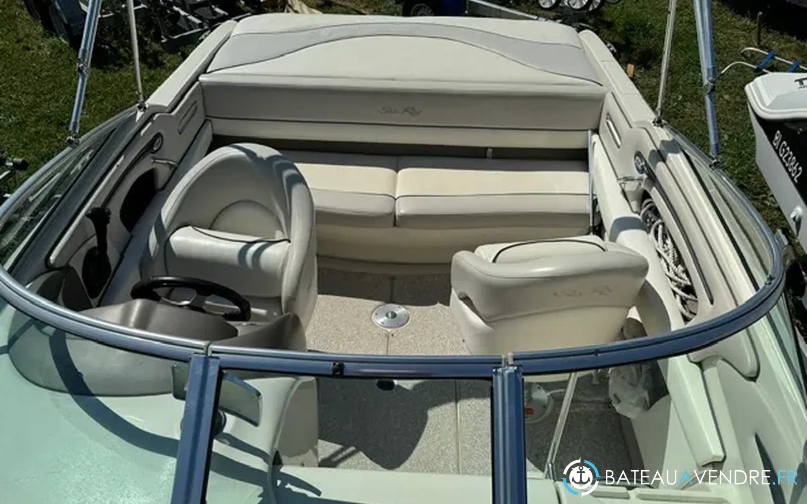 slider 2 Sea Ray 220 Sunsport