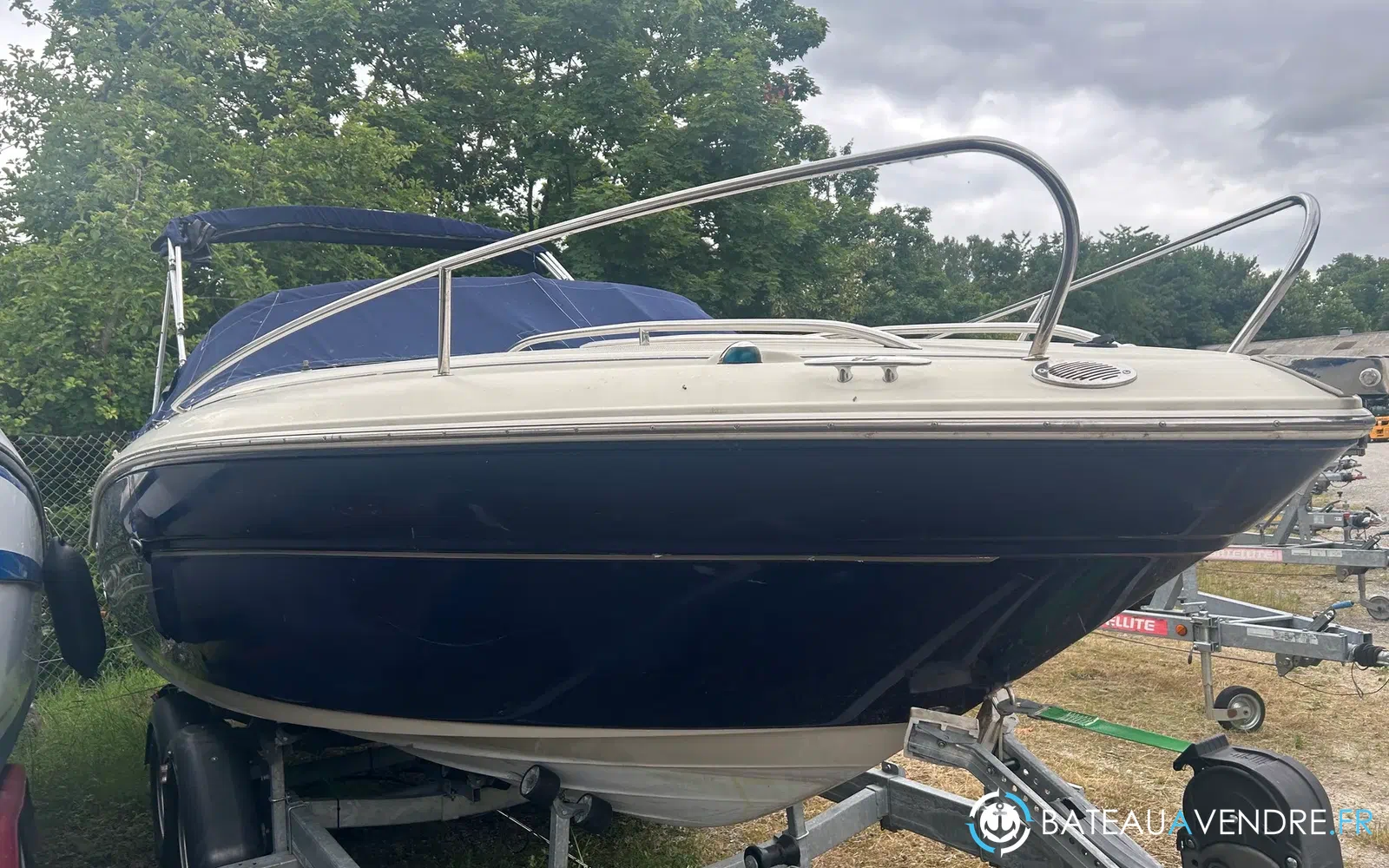 slider 6 Sea Ray 220 Sunsport