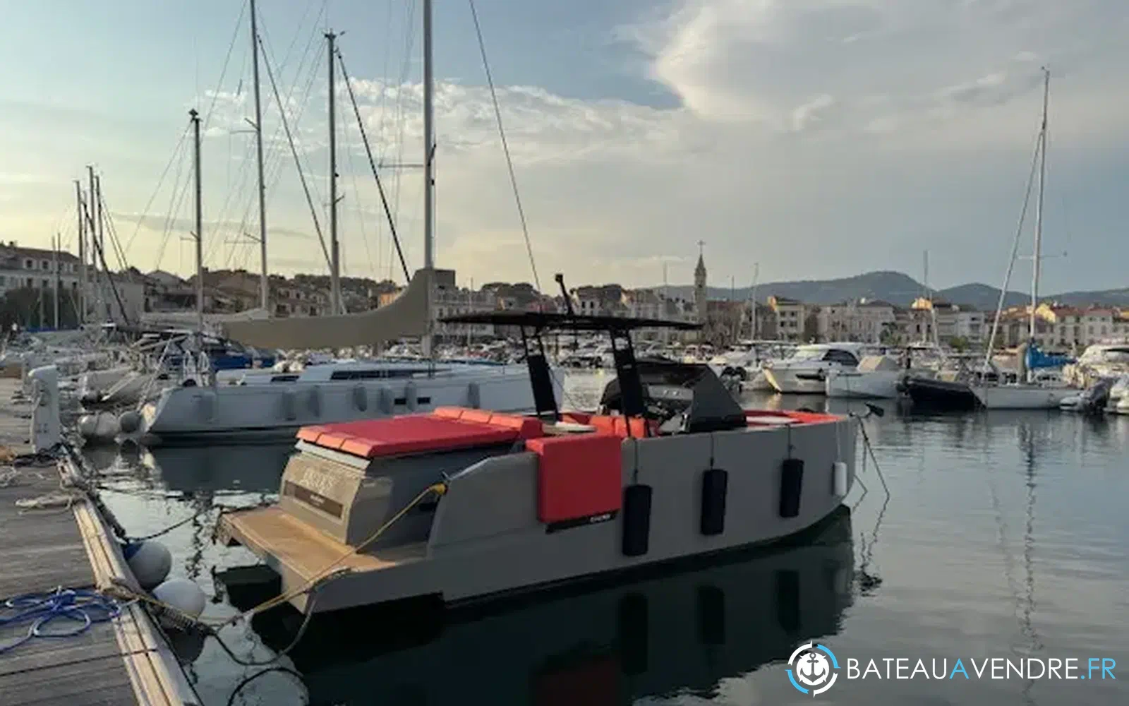 slider 0 De Antonio Yachts D28
