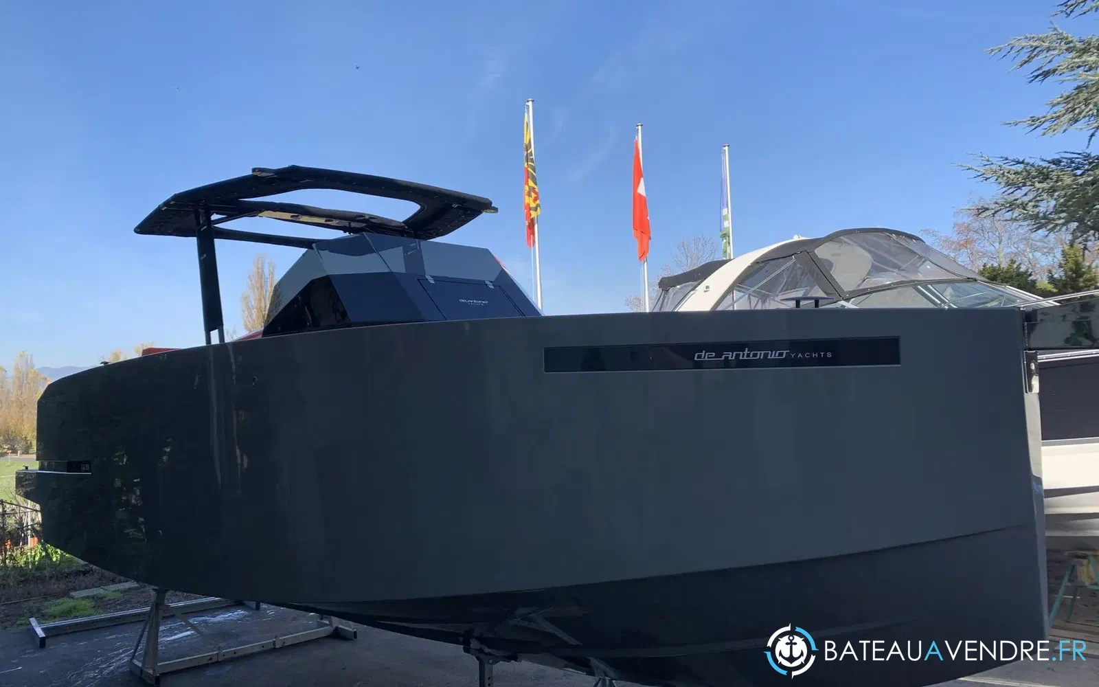 slider 11 De Antonio Yachts D28