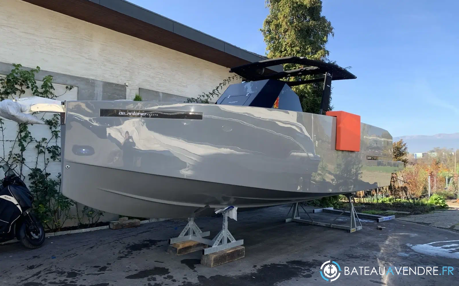 slider 18 De Antonio Yachts D28