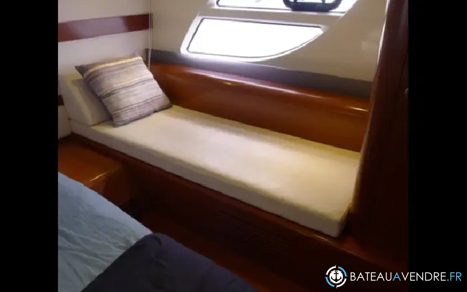 slider 13 Beneteau Monte Carlo 42