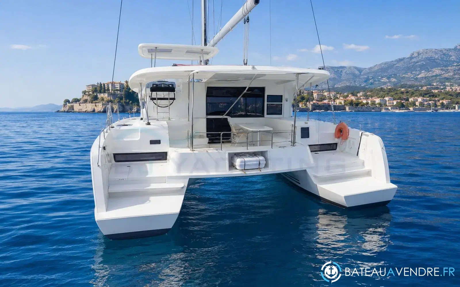 slider 1 Lagoon 42