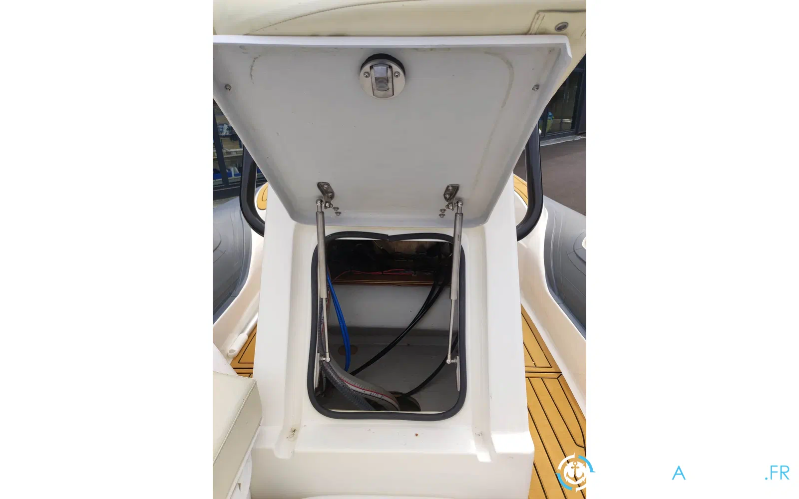 slider 10 Sharkboat Loup 59 SL