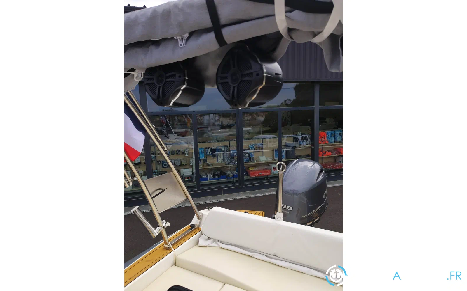 slider 24 Sharkboat Loup 59 SL