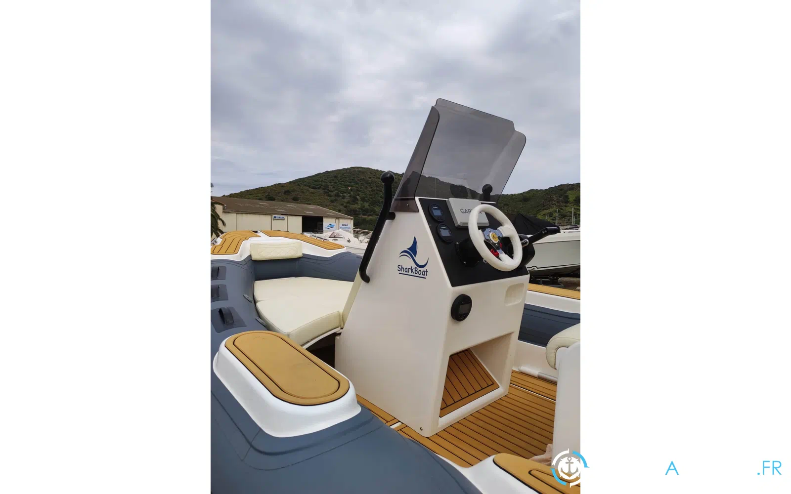 slider 27 Sharkboat Loup 59 SL