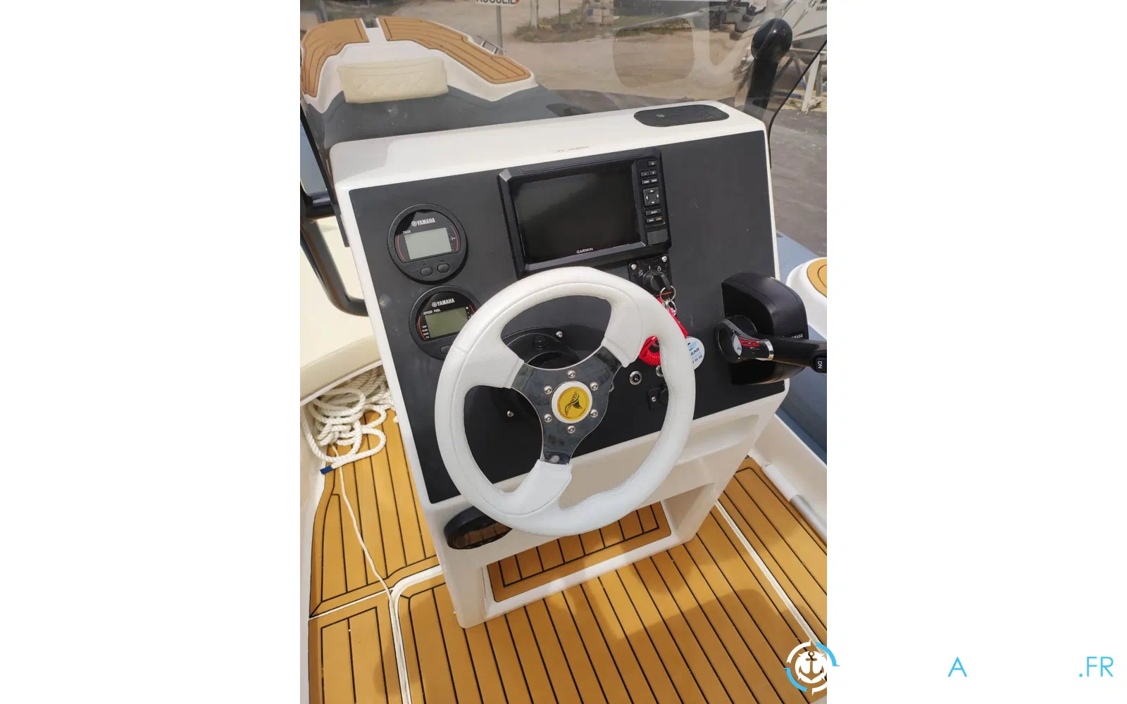slider 1 Sharkboat Loup 59 SL