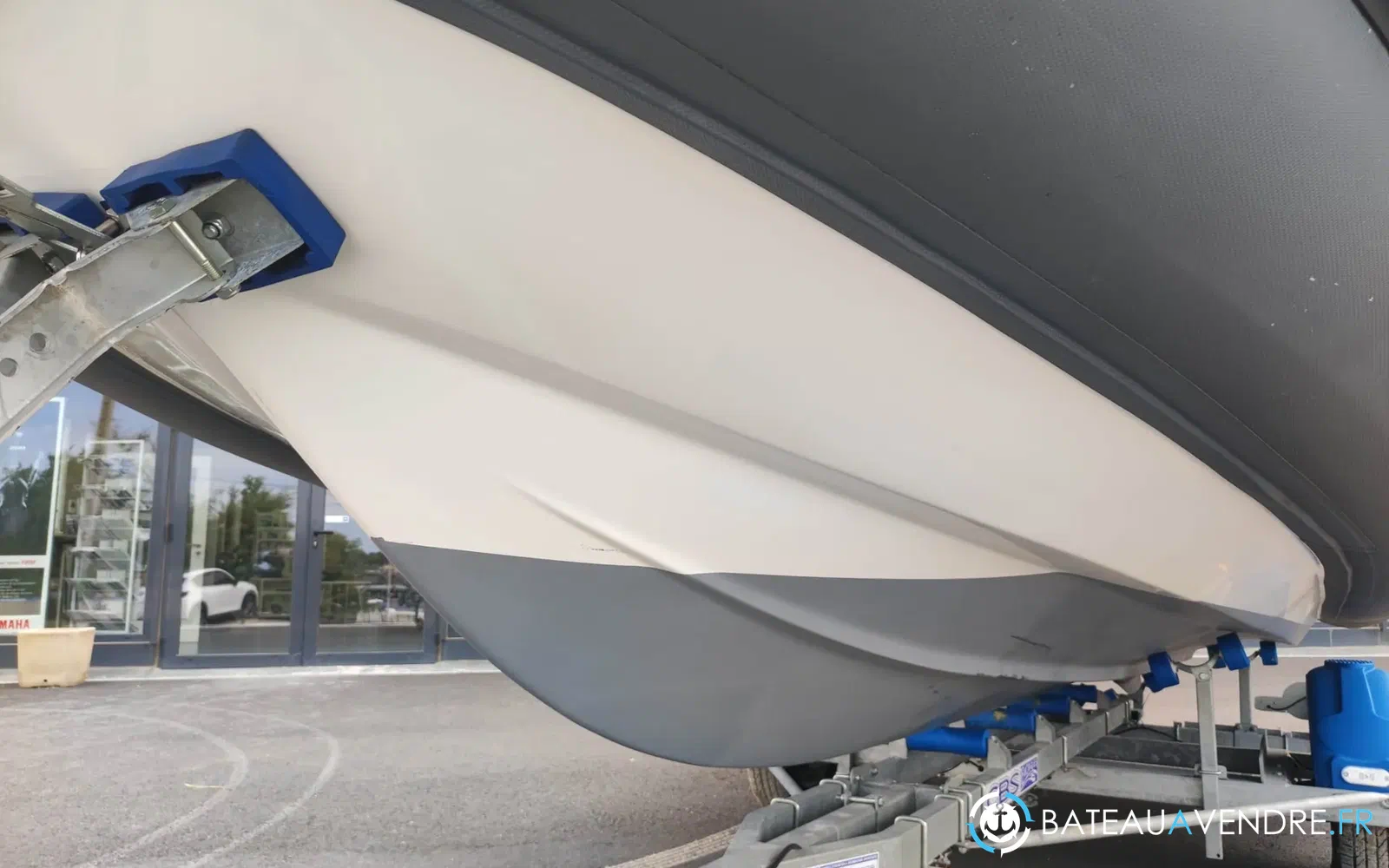 slider 30 Sharkboat Loup 59 SL