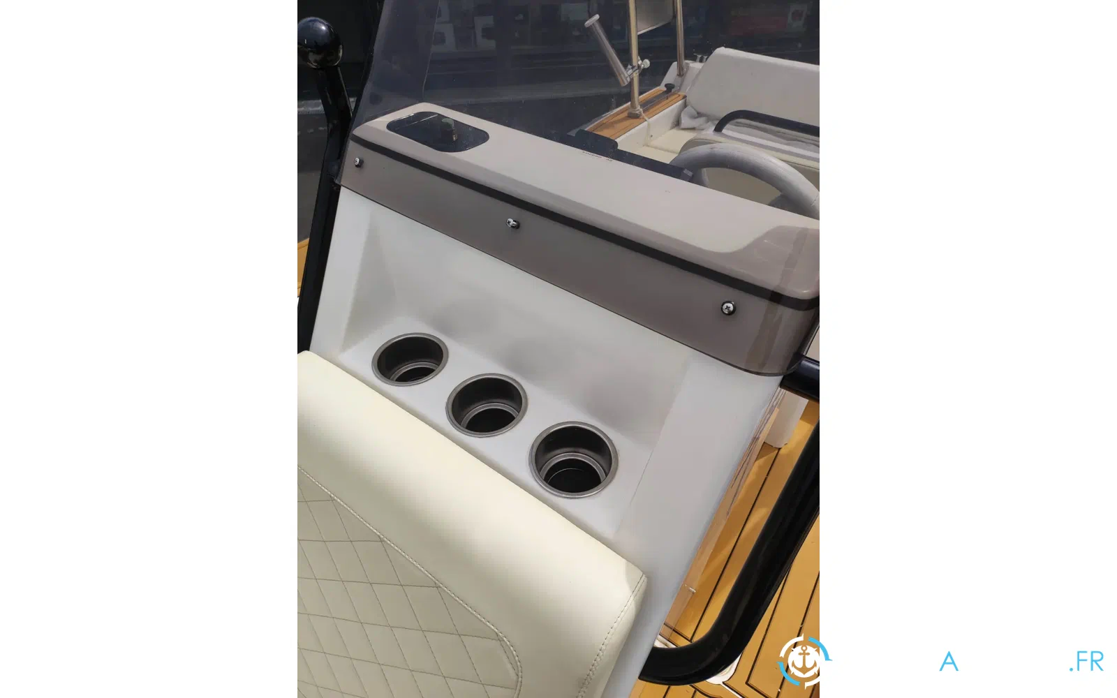 slider 4 Sharkboat Loup 59 SL