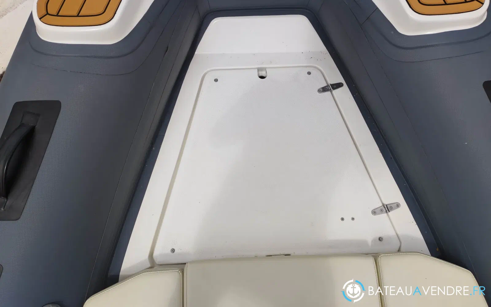 slider 8 Sharkboat Loup 59 SL