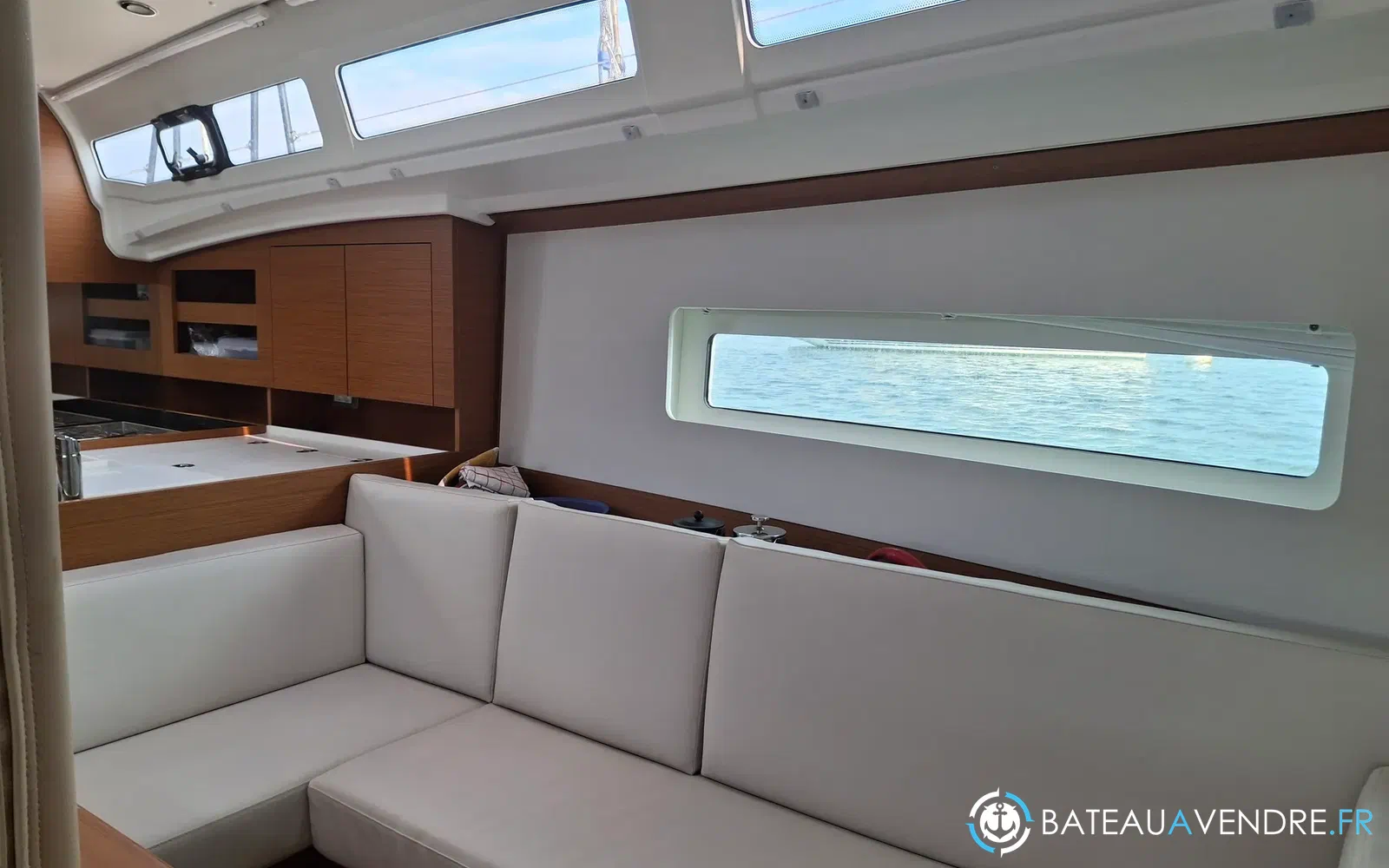slider 10 Jeanneau Sun Odyssey 380