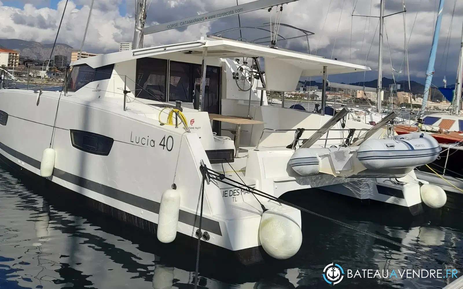 slider 1 Fountaine Pajot Lucia 40
