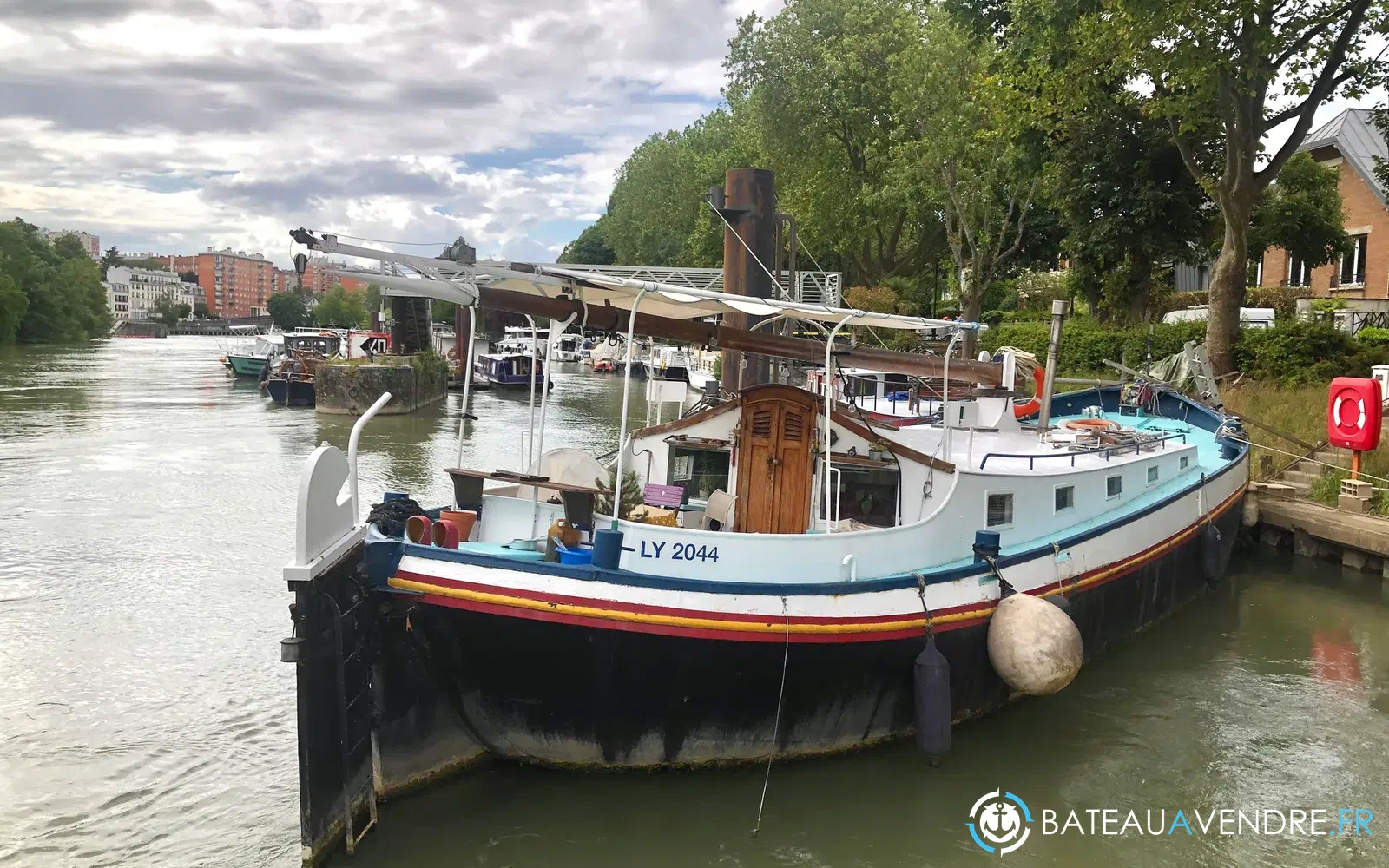 slider 10 Bateau Logement waalshokker 14,84m à vivre et naviguer