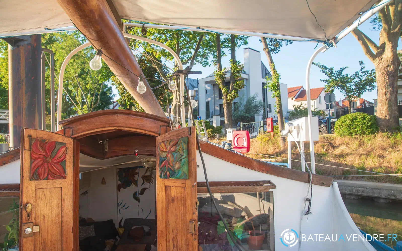 slider 0 Bateau Logement waalshokker 14,84m à vivre et naviguer