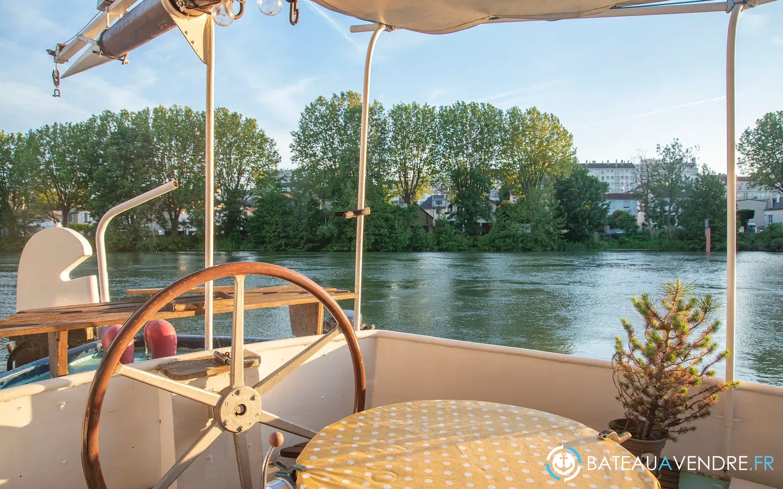 slider 6 Bateau Logement waalshokker 14,84m à vivre et naviguer