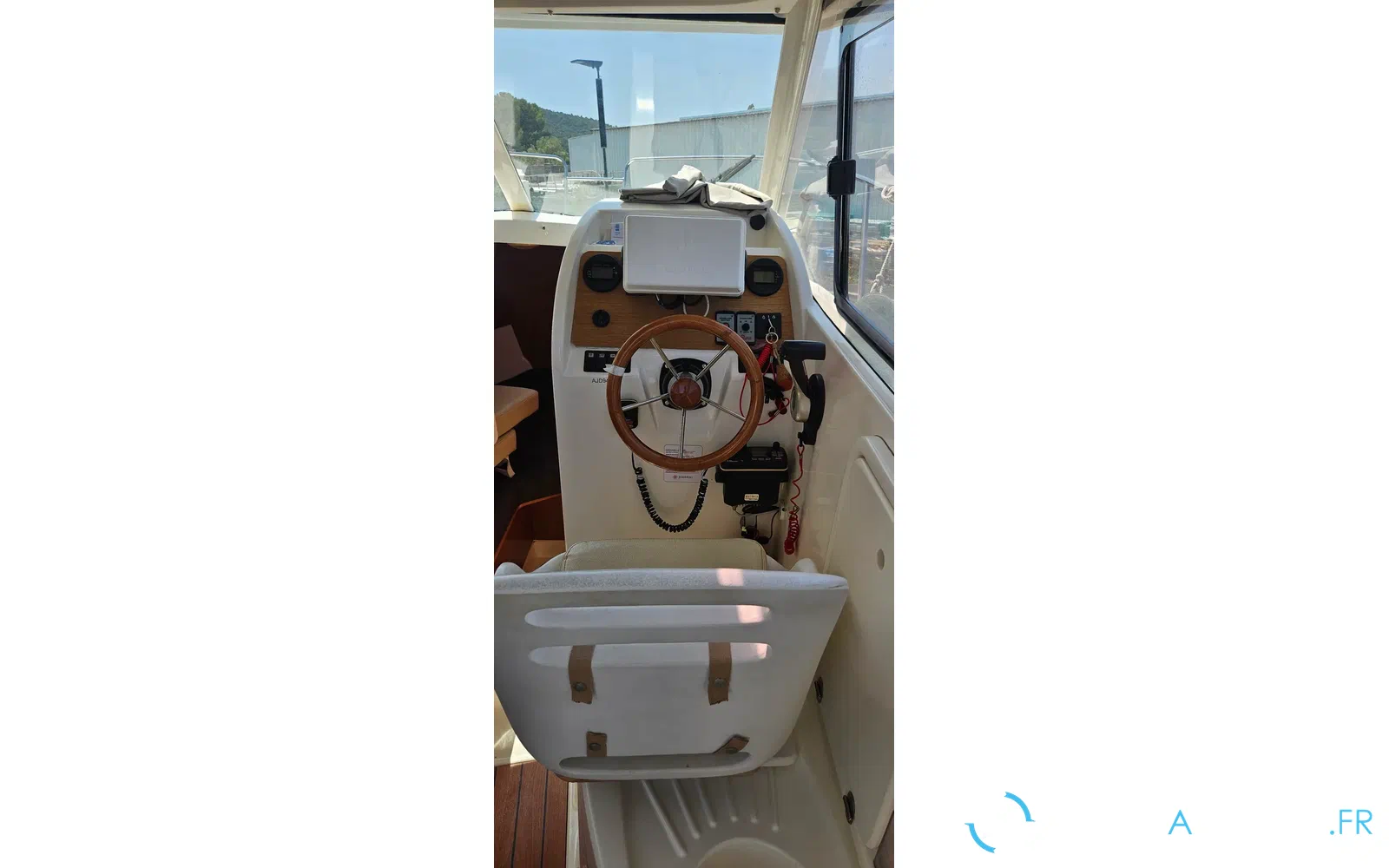 slider 18 Jeanneau Merry Fisher 725