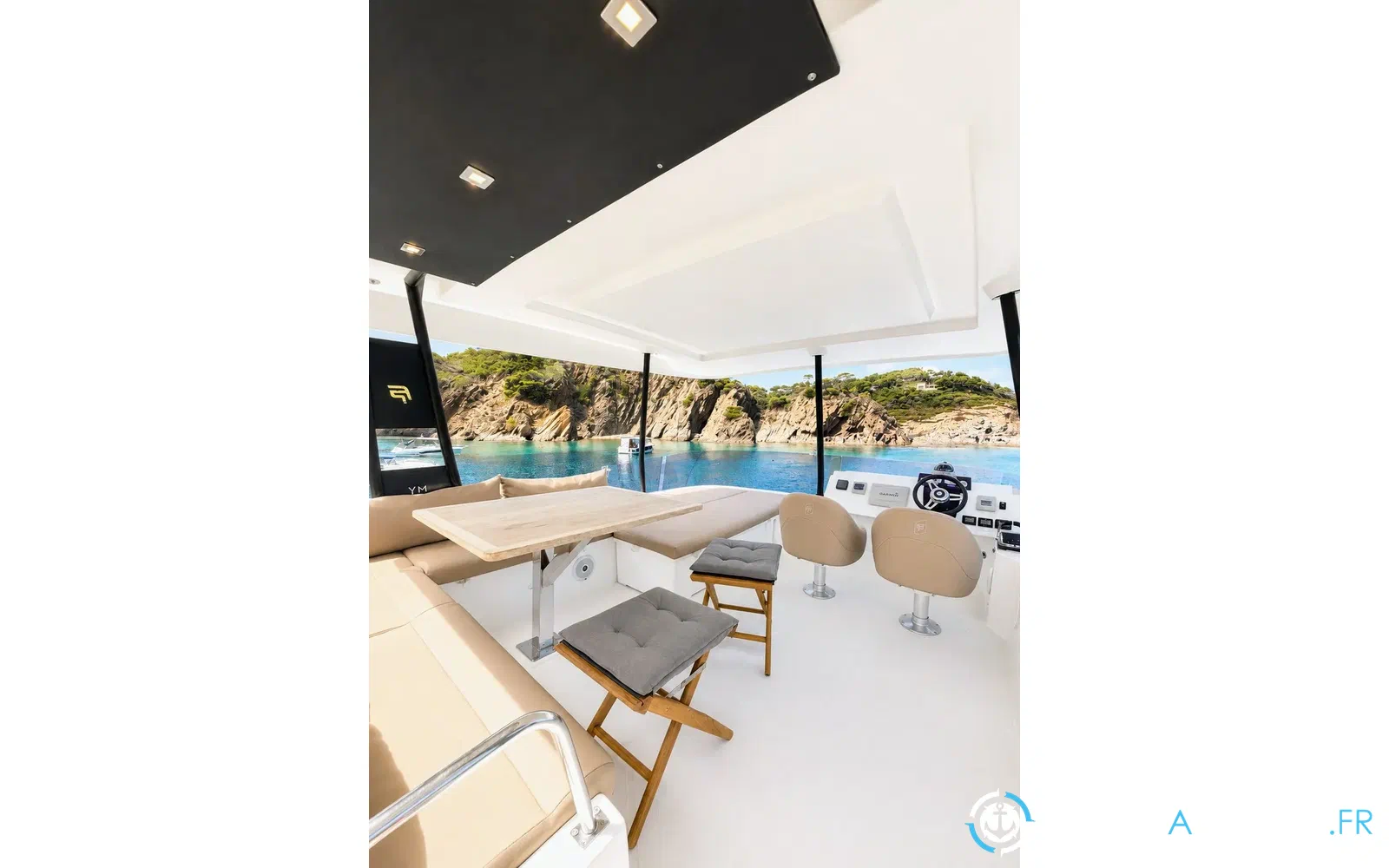 slider 11 Fountaine Pajot My 37 Maestro