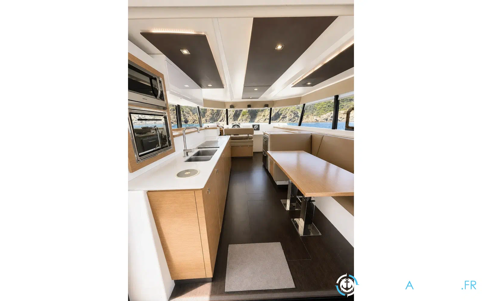 slider 12 Fountaine Pajot My 37 Maestro
