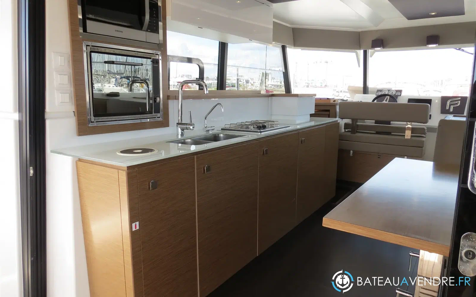 slider 15 Fountaine Pajot My 37 Maestro