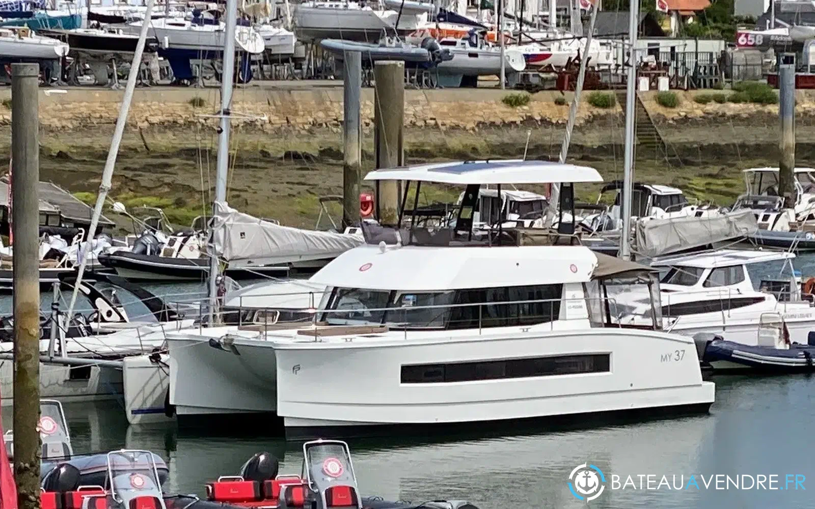 slider 1 Fountaine Pajot My 37 Maestro