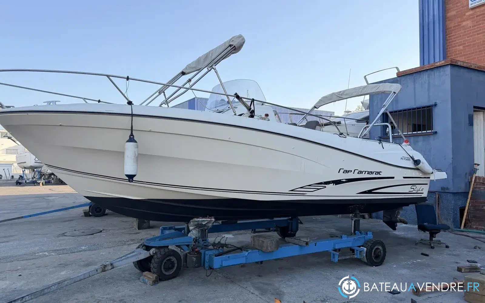 slider 24 Jeanneau Cap Camarat 7.5 CC Serie 2