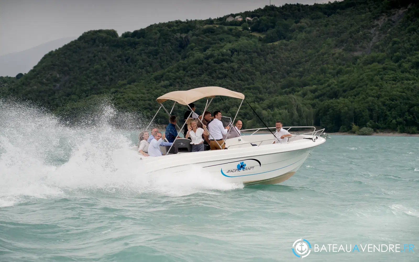 slider 7 Pacific Craft 670 Plaisance 200cv
